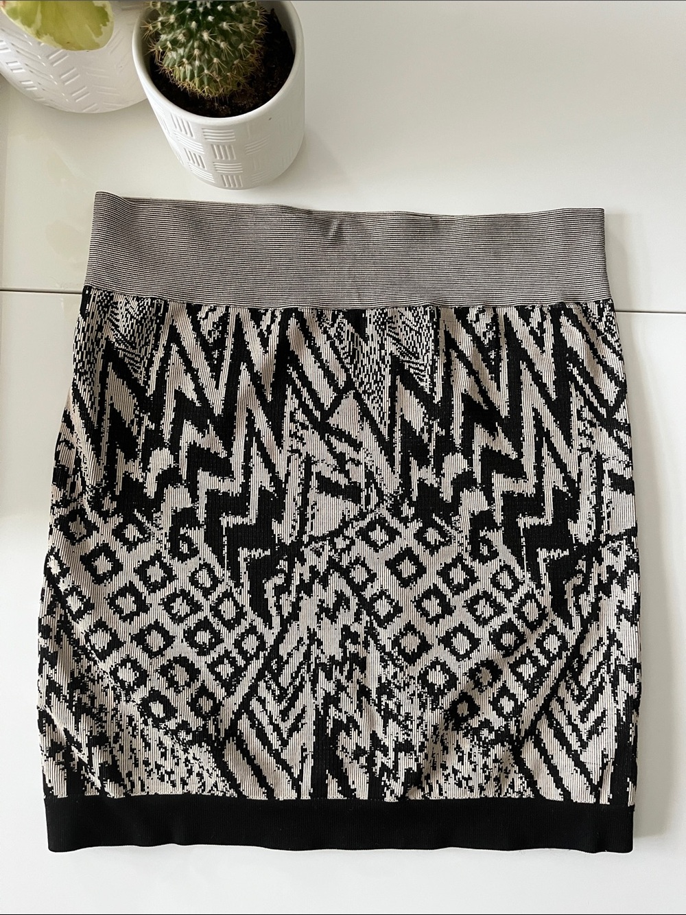 Guess Patterned Knit Mini Skirt